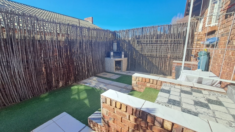 2 Bedroom Property for Sale in Pentagon Park Free State